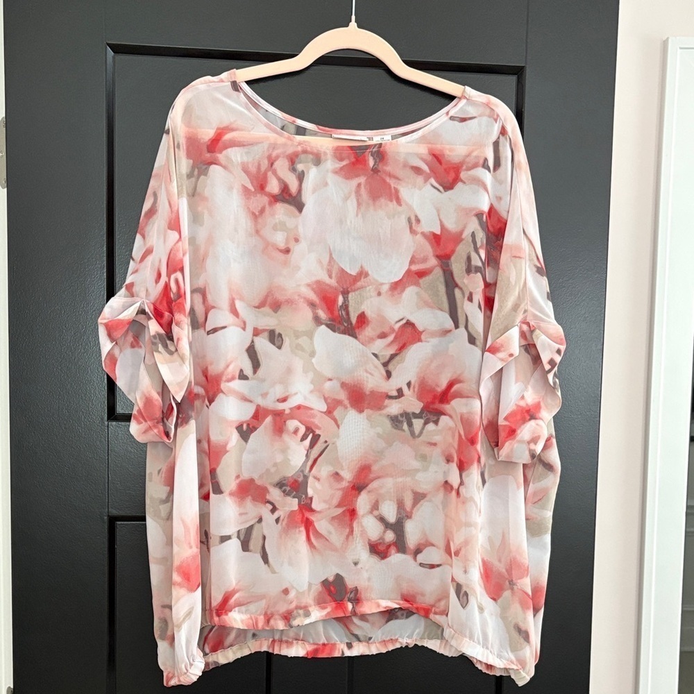 Liz Claiborne Multi-Color, Abstract Floral, 3/4 Cuffed Sleeve Blouse. Size 2X